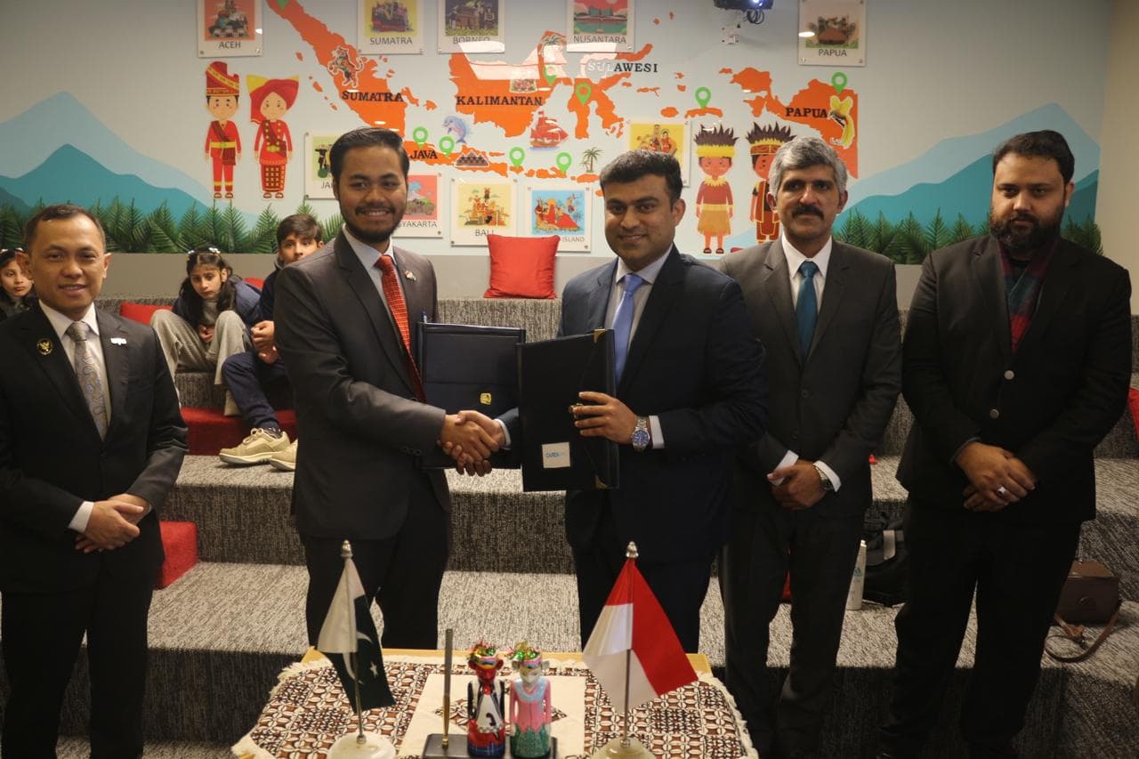 MoU signing with Indonesian Students Association Islamabad (PPMI). 